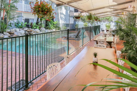 Coral Tree Inn - Accommodation Noosa 4
