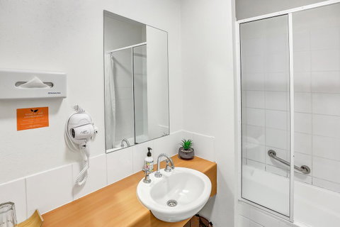 Coral Tree Inn - Accommodation Noosa 33