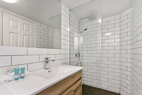 Dockside Apartments Mooloolaba - Accommodation Noosa 2