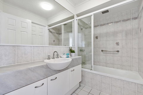 Dockside Apartments Mooloolaba - Accommodation Noosa 9