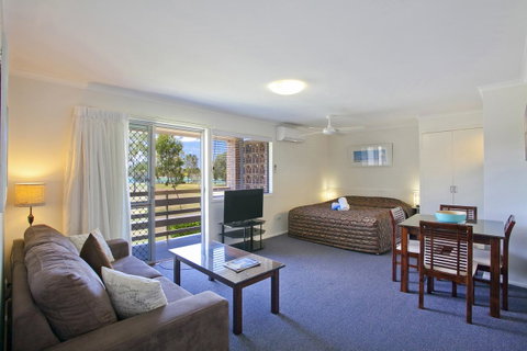 Regency Waterfront Noosa - Accommodation Noosa 0