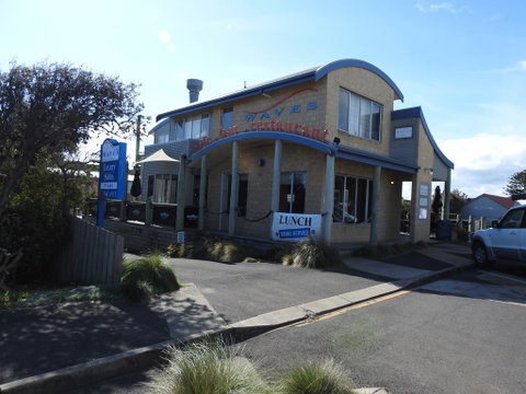 Waves Luxury Suites - Accommodation Noosa 2