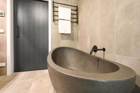 Way Out Wandi - Accommodation Noosa 2
