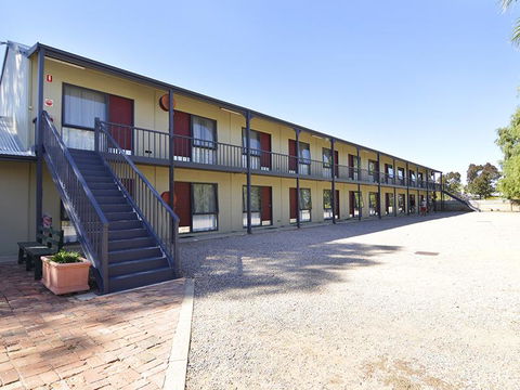 Wentworth Central Motor Inn - Accommodation Noosa 2