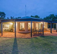 Yallingup Pet Friendly Bush Retreat - Accommodation Noosa