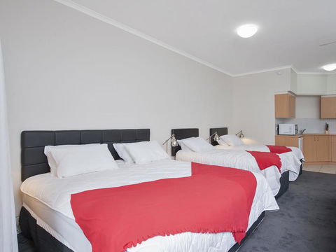 Zenith Studio, Unit 4/10 Messines Street - Accommodation Noosa 2
