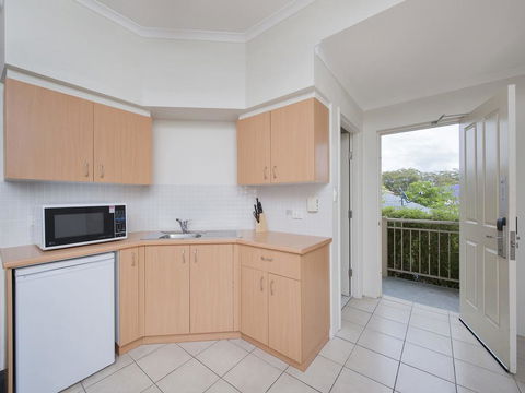 Zenith Studio, Unit 4/10 Messines Street - Accommodation Noosa 1