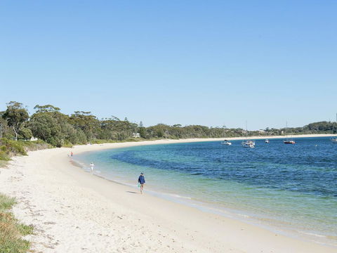 Zenith Studio, Unit 4/10 Messines Street - Accommodation Noosa 0