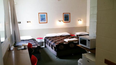 A&A Lodge Motel - Accommodation Noosa 1