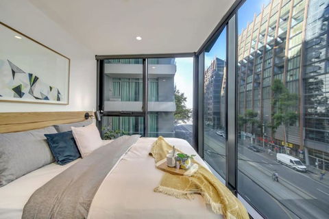A Comfy 2BR Apt Near Crown & Southern Cross - Accommodation Noosa 1