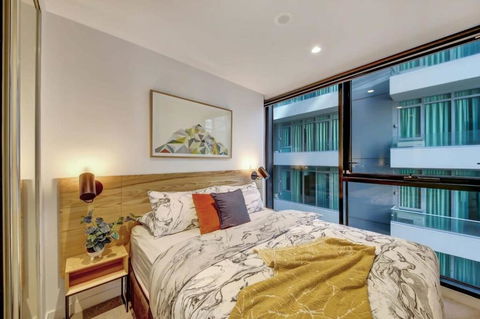 A Comfy 2BR Apt Near Crown & Southern Cross - Accommodation Noosa 3