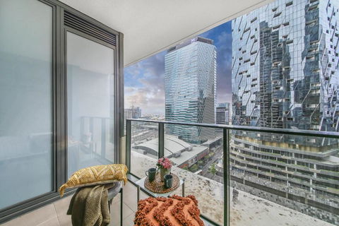 A Comfy & Stylish 2BR Apt Near Southern Cross - Accommodation Noosa 1