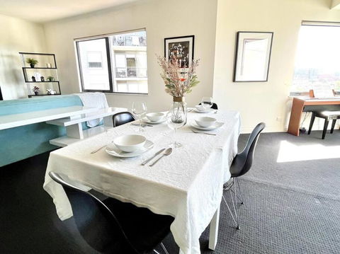 A Cozy 2B2B Apt Next To Carlton Garden W/ Parking - Accommodation Noosa 3