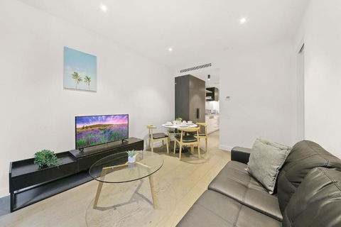 A Cozy & Lovely 2BR Apt Near Melbourne Central - Accommodation Noosa 0