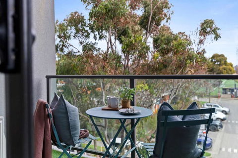 A Cozy & Modern Apt Near To Flemington Races - Accommodation Noosa 2