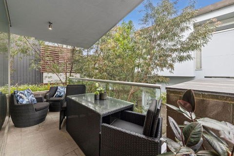 A Touch Of Class - Accommodation Noosa 0