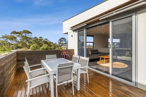 A Wave From It All Ocean Glimpse Central Torquay - Accommodation Noosa 1