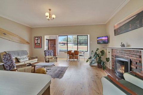 A Wave From It All - Accommodation Noosa 2