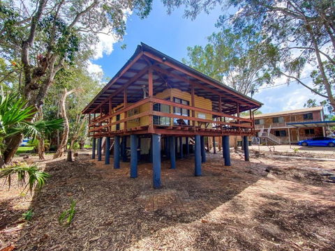 A Yearenda - Water Views -3BR - Steps To The Beach - Accommodation Noosa 2