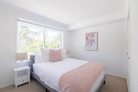 Abbey House - 3BR/sleeps 8 - South Leura - Accommodation Noosa 1