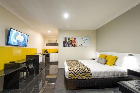 Abbey Motor Inn - Accommodation Noosa 0