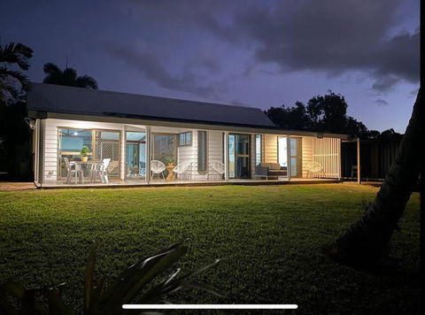 Absolute Beach Front - Accommodation Noosa 1