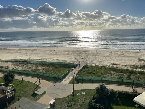 Absolute Beach Frontage Two Bedroom - Accommodation Noosa 1
