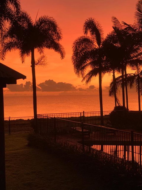 ABSOLUTE BEACHFRONT BLISS - NEWELL BEACH - 10 Metres To The Ocean - Accommodation Noosa 1