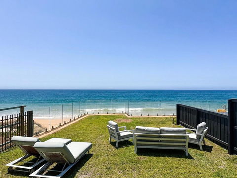 Absolute Beachfront Luxury In Narrabeen - Accommodation Noosa 0