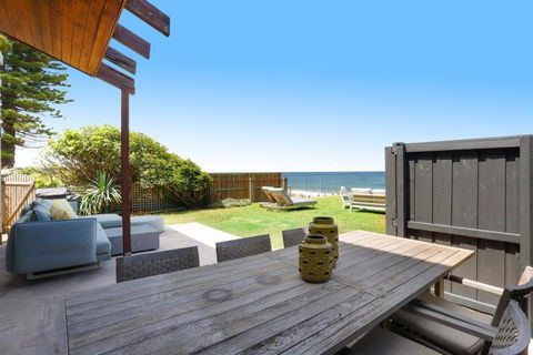 Absolute Beachfront Luxury In Narrabeen - Accommodation Noosa 2