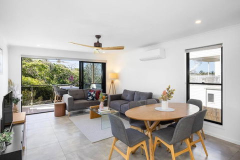 Absolute Beachfront Marcoola 4Bd, Heated Spa - Accommodation Noosa 3