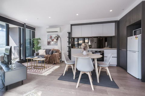 Absolute Luxury 1br Apt Mq Poolgym - Accommodation Noosa 0