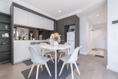 Absolute Luxury 1br Apt Mq Poolgym - Accommodation Noosa 3