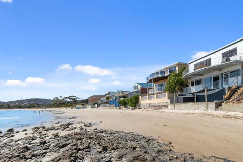 Absolute Waterfront Only 15 Minutes From Hobart - Accommodation Noosa 0