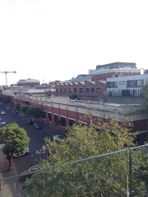 Action In Vibrant Collingwood Fitzroy - Accommodation Noosa 3