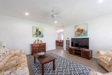 Admiralty Shores - LJHooker Yamba - Accommodation Noosa 1