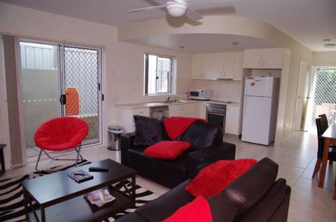 Adrift, 5B Scott Street - Accommodation Noosa 1