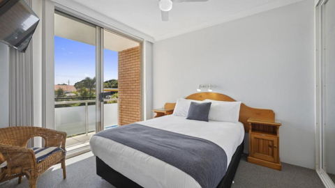 Affordable, Pool, Spa, Beach, Bbq, Sleeps 4 - Accommodation Noosa 4