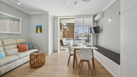 Affordable, Pool, Spa, Beach, Sleeps 5 - Accommodation Noosa 1