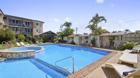 Affordable, Pool, Spa, Beach, Sleeps 5 - Accommodation Noosa 0