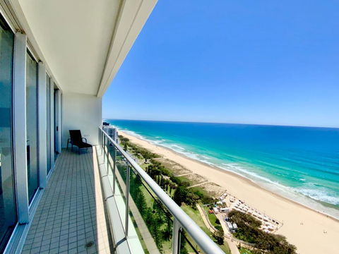 Air On Broadbeach Beachfront 2Level Stunning Apartment With 180 Degree Views - Accommodation Noosa 3