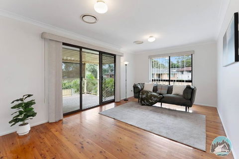Aircabin - Marayong - Convenient - 3 Beds House - Accommodation Noosa 1