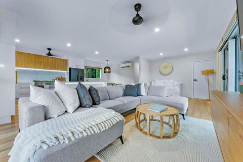 Airlie Abode - Accommodation Noosa 1