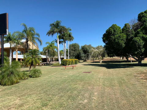 Albert Park Motor Inn-KING BEDS-POOL-SHADED PARKING - Accommodation Noosa 4