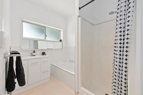 All Beached Out - 8 Guests, Cental, 450m To Beach! - Accommodation Noosa 1