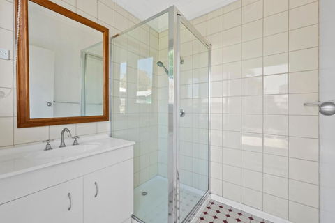 All Beached Out - 8 Guests, Cental, 450m To Beach! - Accommodation Noosa 3