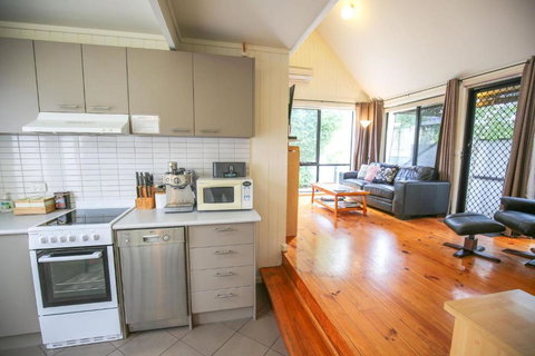 Allambie Cottages - Villa 1 - Accommodation Noosa 2