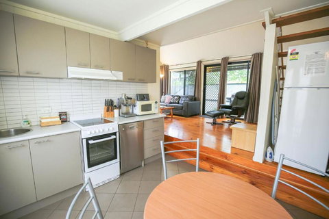 Allambie Cottages - Villa 1 - Accommodation Noosa 3