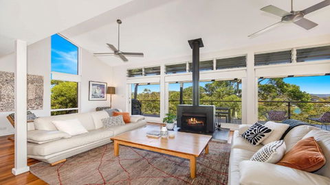 Allure - Bay Views And Wifi - Accommodation Noosa 0