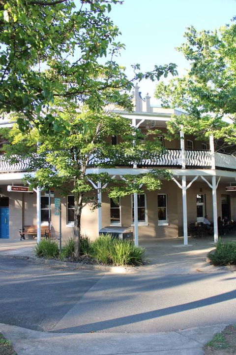 Alpine Hotel Bright - Accommodation Noosa 0